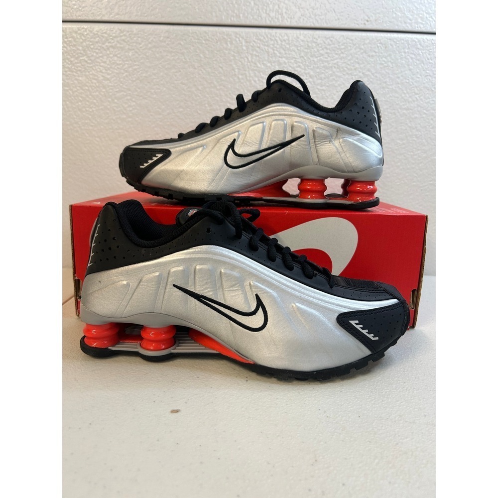 Nike Shox R4 GS Metallic Silver Black Comet Red 6Y #1922 #1924